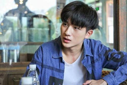 吃瓜爆料李宏毅视频播放,吃瓜群众热议不断