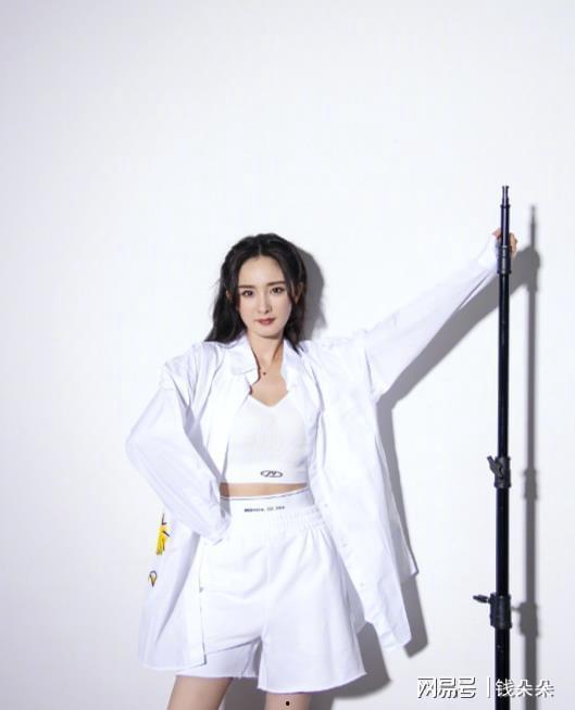 赵丽颖杨幂吃瓜爆料,吃瓜爆料引热议